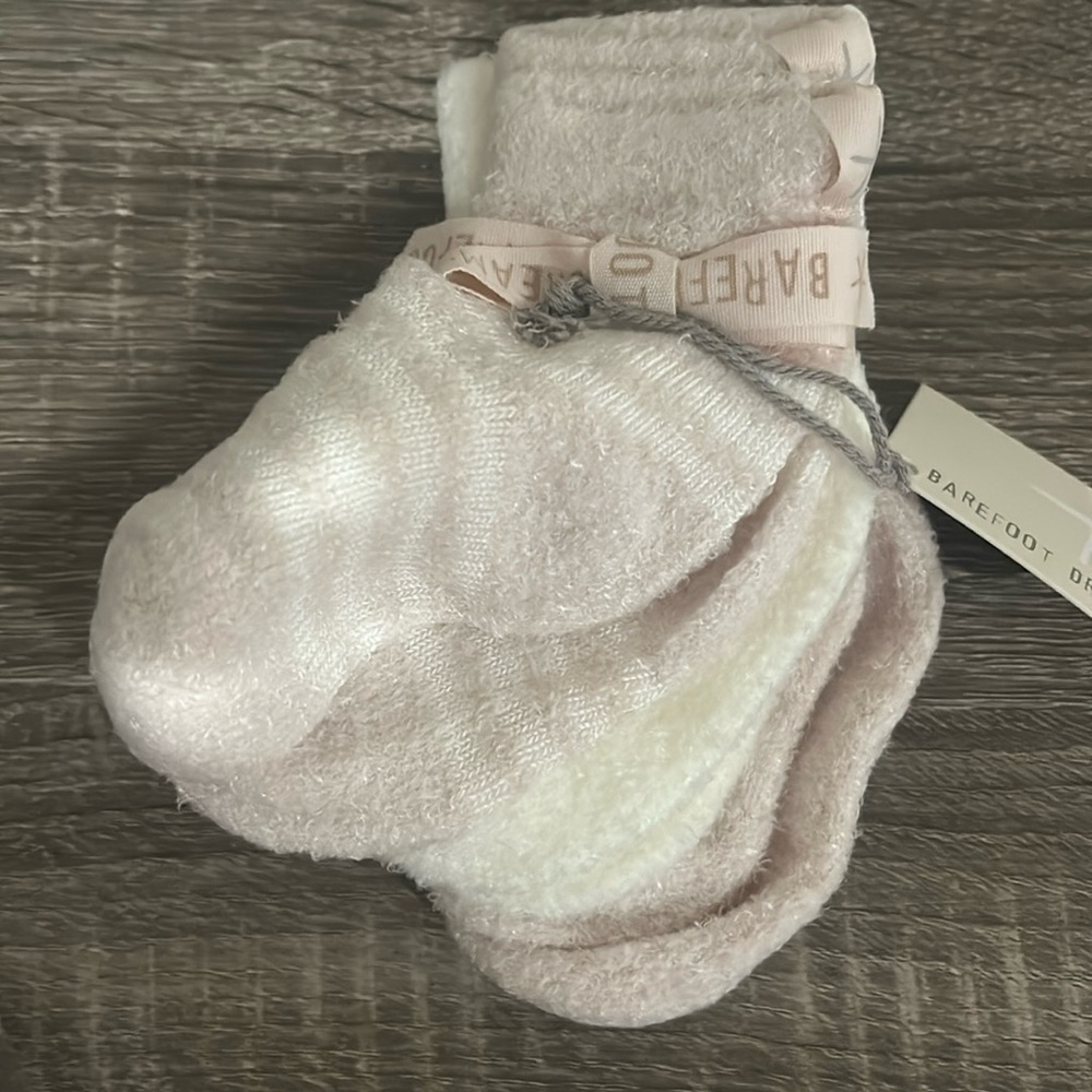 Barefoot dreams baby socks